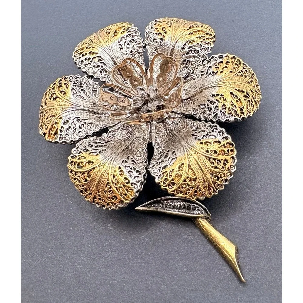 Vintage‎ ART Arthur Pepper Flower Textured Two Toned Silver & Gold Tone Brooch